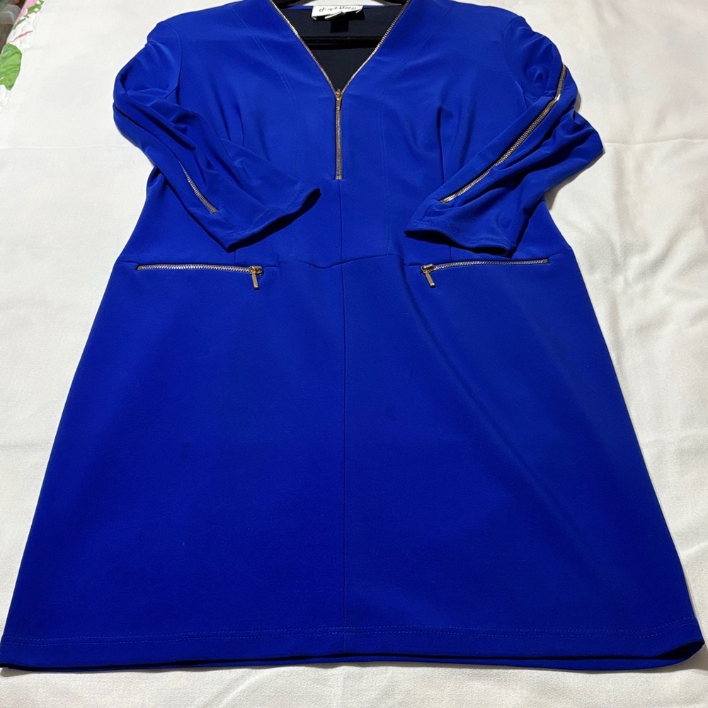 Joseph Ribkoff Size 8 Royal Blue Dress with zipper detail